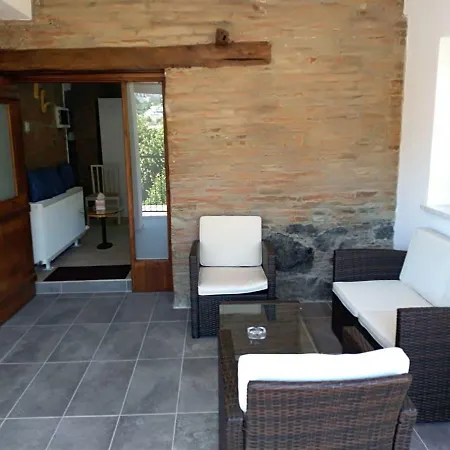 To Konatzi Tis Maroulas Apartment