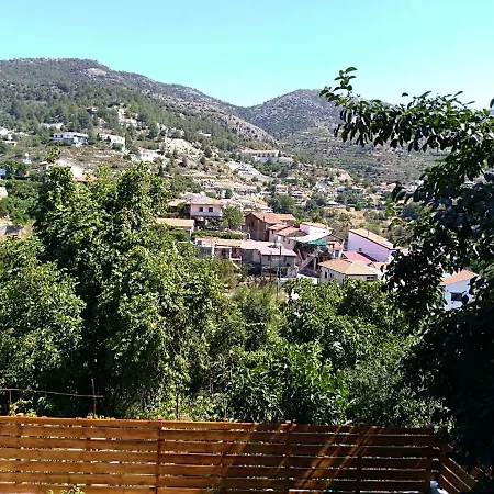 To Konatzi Tis Maroulas Apartment