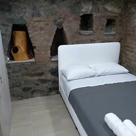 To Konatzi Tis Maroulas 아파트 키페로운다